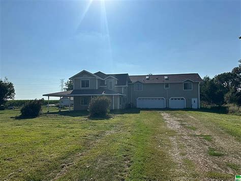 32033 SD 11, Elk Point, SD .